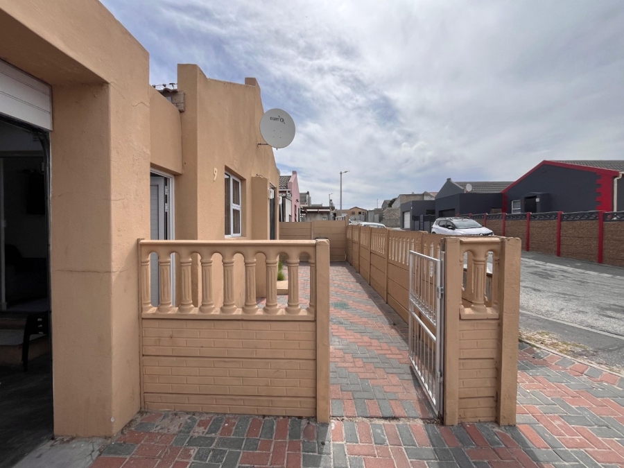 3 Bedroom Property for Sale in Strandfontein Western Cape